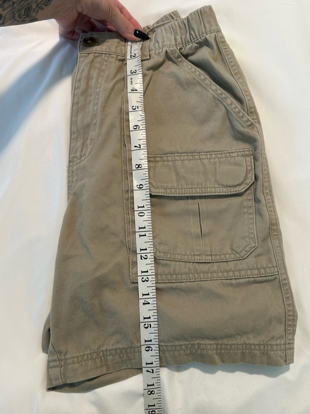 Women's Khaki Cargo Shorts - Picture 5 of 6